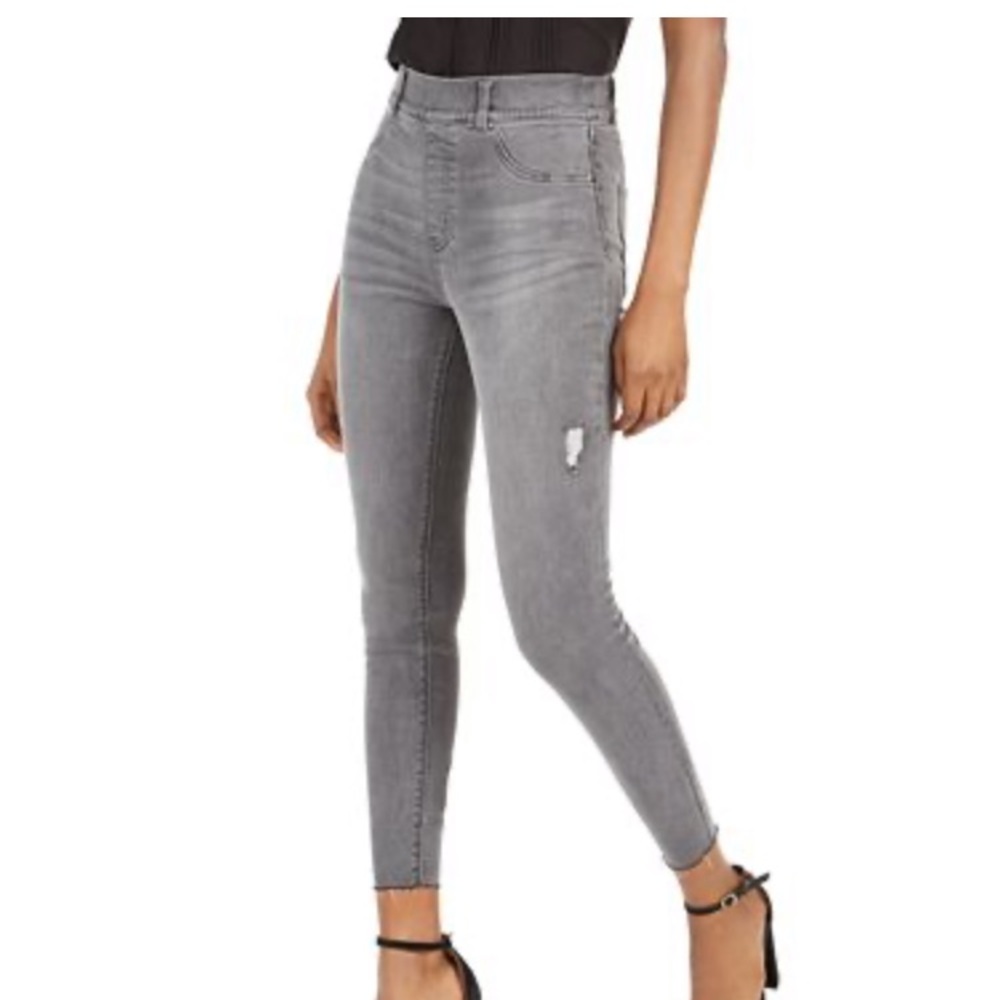 🆕 SPANX Distressed Skinny Jeans